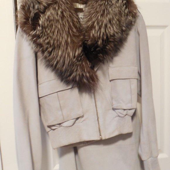 AUTHENTIC GIANNI VERSACE jacket with fox fur - Picture 5 of 6